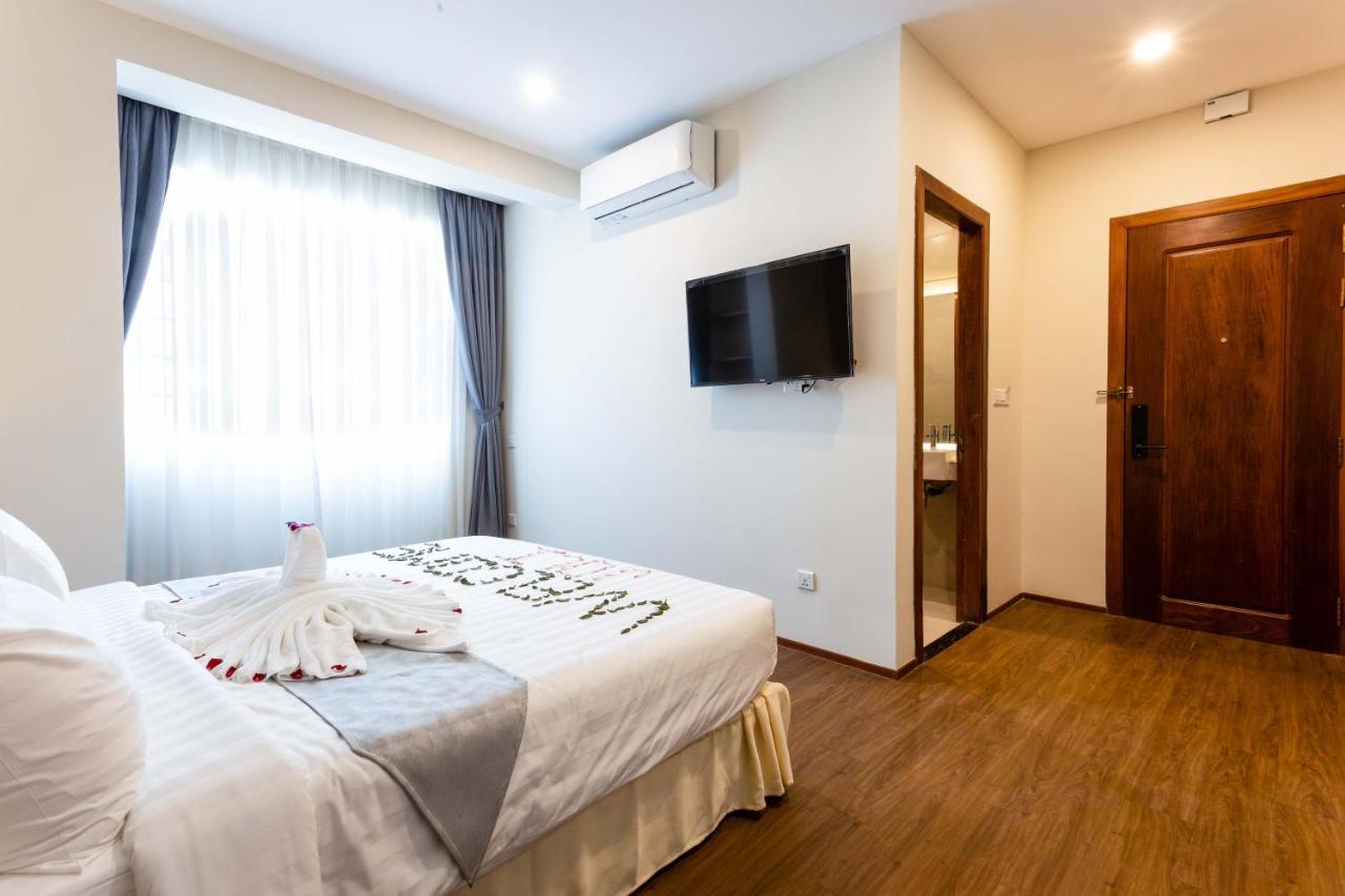 Joli Hotel Phnom Penh Exterior photo