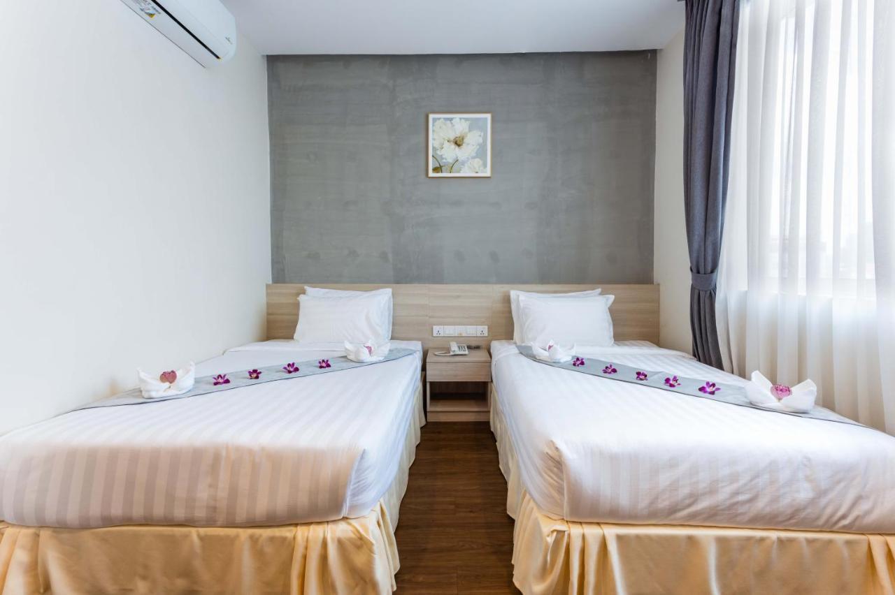 Joli Hotel Phnom Penh Exterior photo