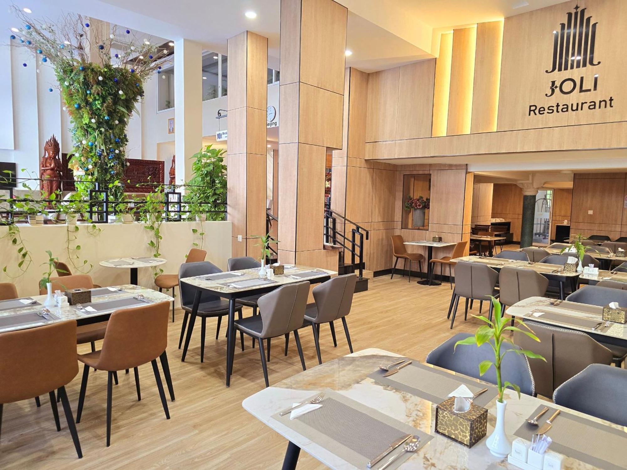 Joli Hotel Phnom Penh Exterior photo