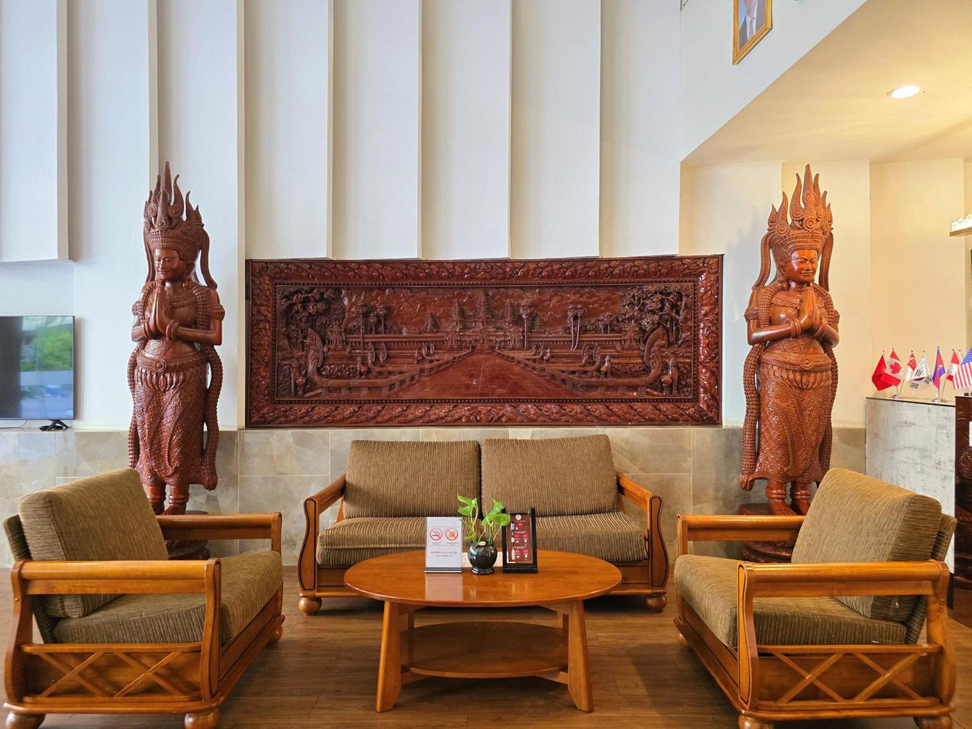 Joli Hotel Phnom Penh Exterior photo