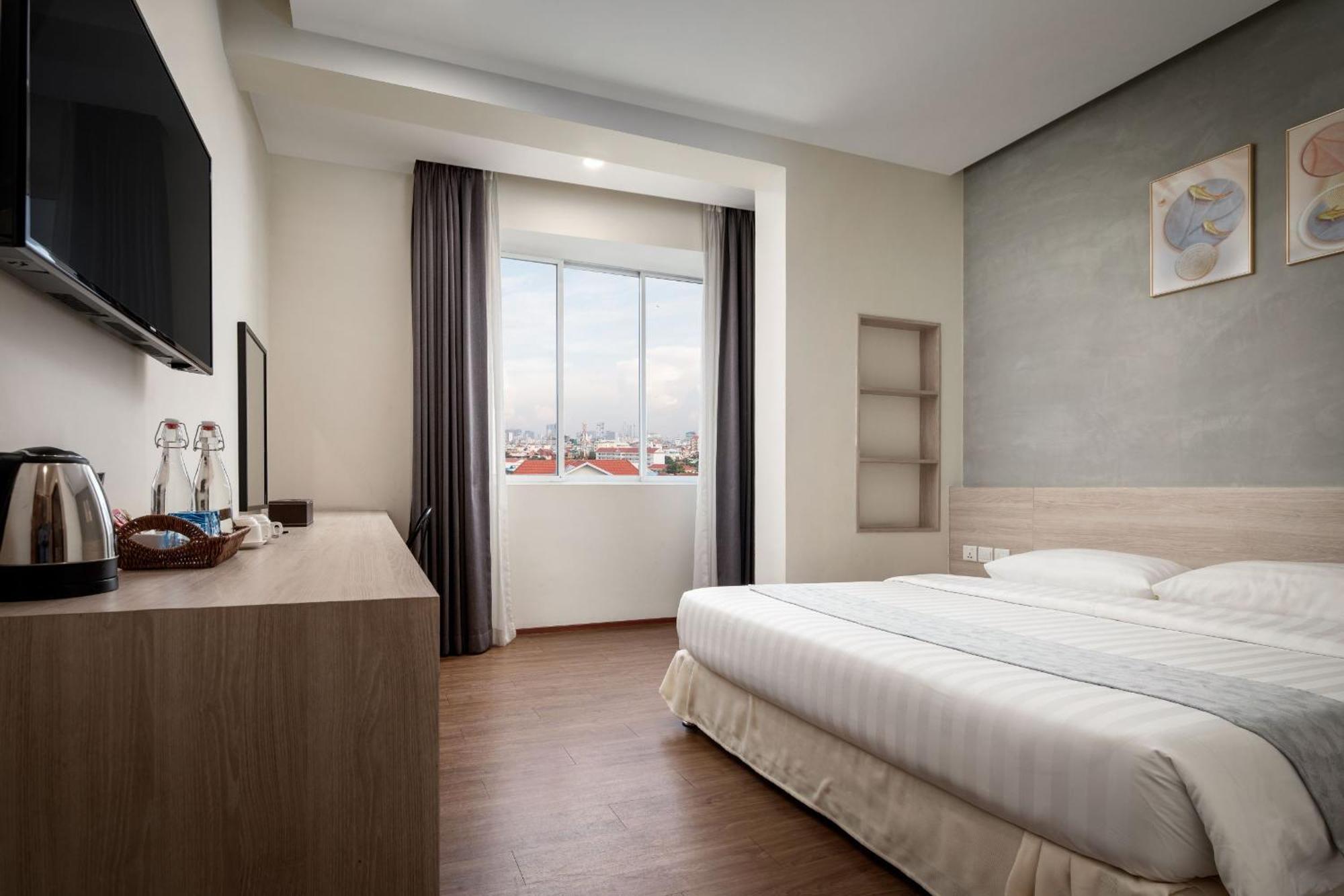 Joli Hotel Phnom Penh Exterior photo